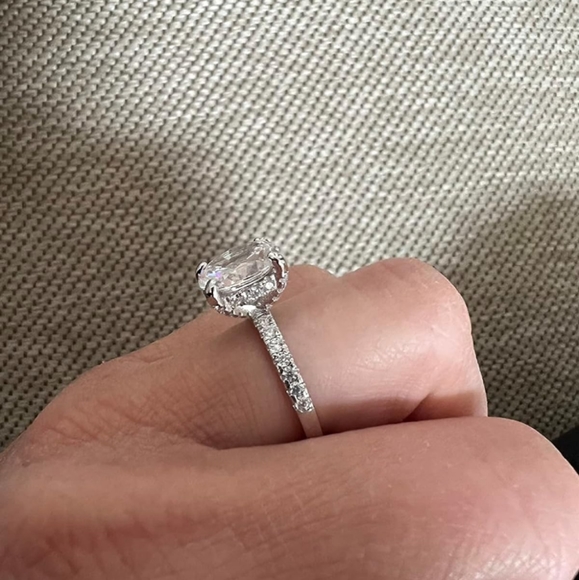 Beautiful CZ 3 carat Ring 💍 - Picture 4 of 4